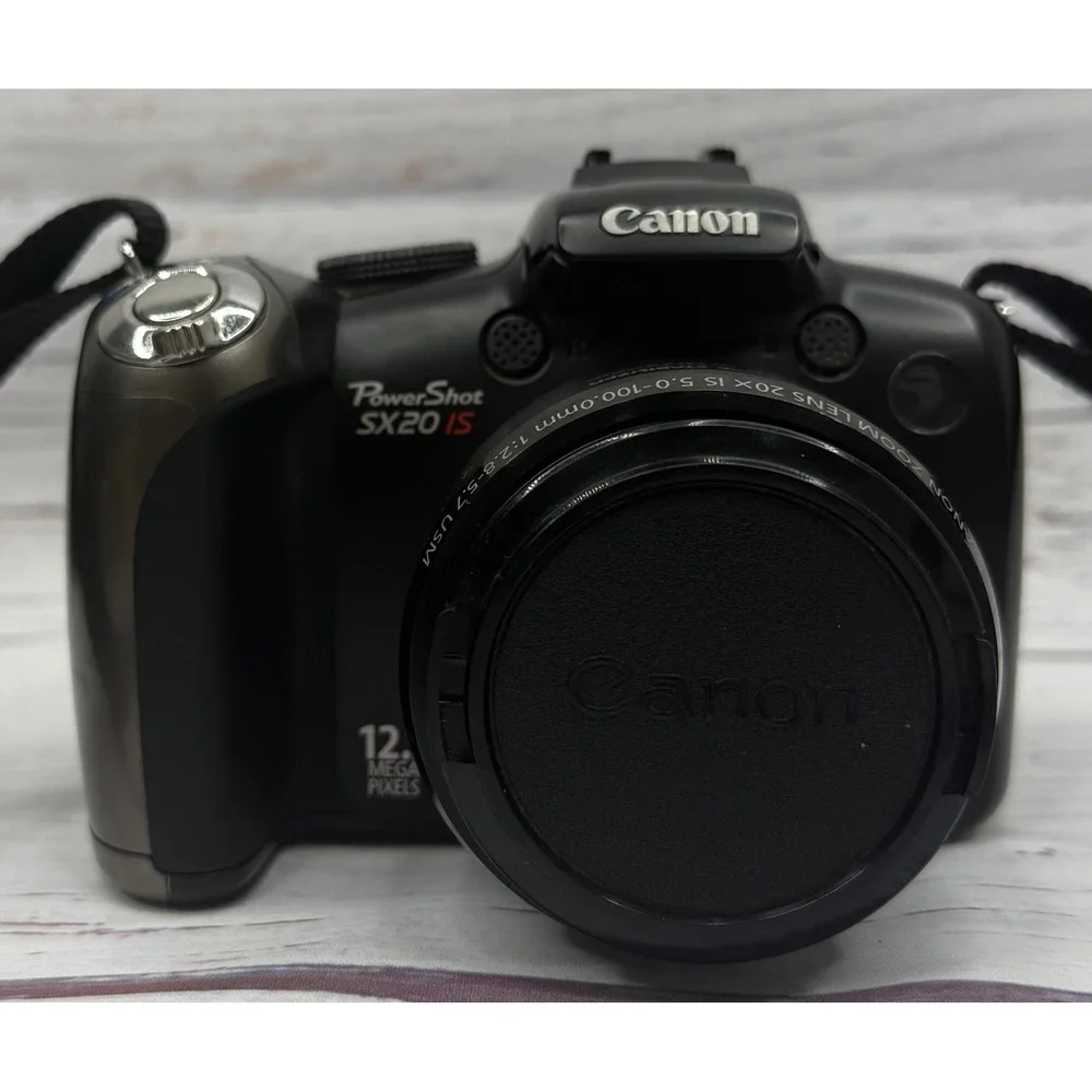 Canon PowerShot SX20 IS 12.1MP Digital Camera 20x Optical Zoom Black Bundle
